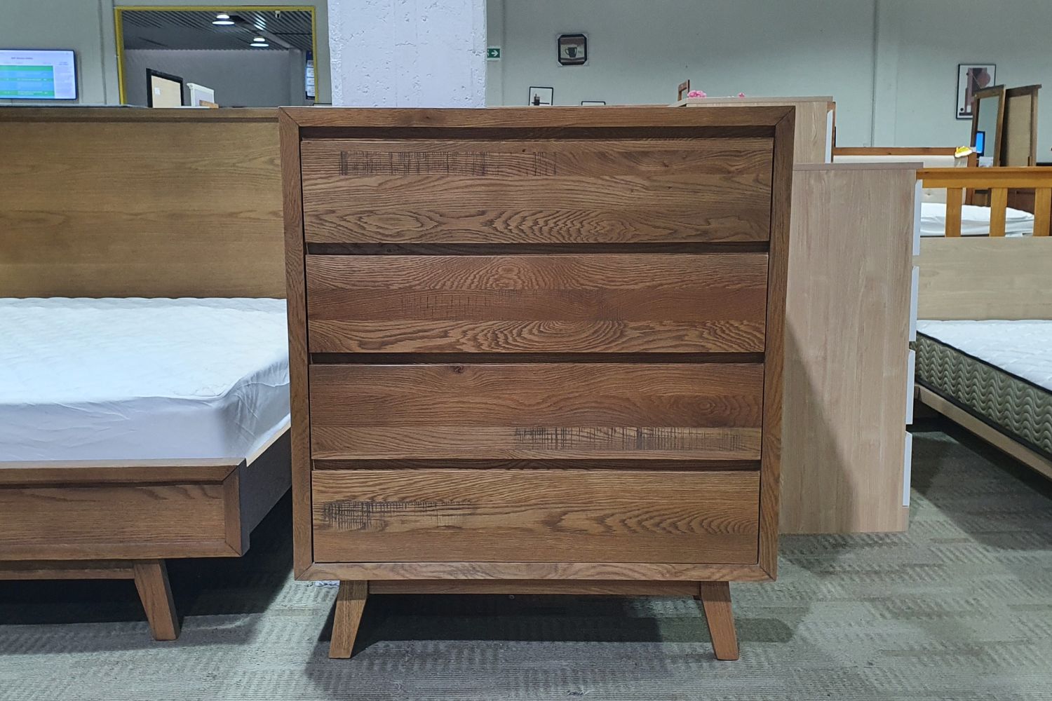 RETRO 4 DRW Oak Tallboy *Maple