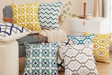 Picture of GEOMETRIC Pattern Towel Embroidered Cushion with Inner (45x45cm)- Green Square frame