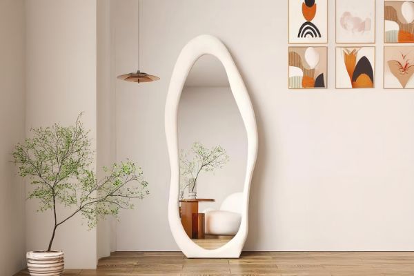 Picture of STREAMSTONE Curvy Standing Mirror