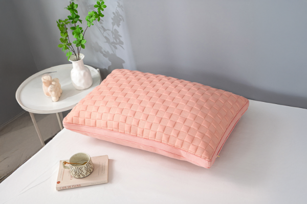 Picture of PICCOLO Knitted Cloud-patterned Small Grid Microfibre 3D Pillow - Pink