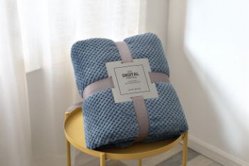 Picture of Soft Pineapple Grid Blanket (150x200) Multiple Colours