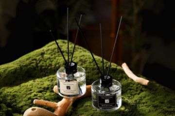 Picture of 392-010 Home Fragrance Reed Diffuser Signature Scent (100ml Each) - English Pear & Freesia